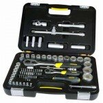 JUEGO CARRACA 77 PIEZAS 1/4" Y 1/2" STANLEY